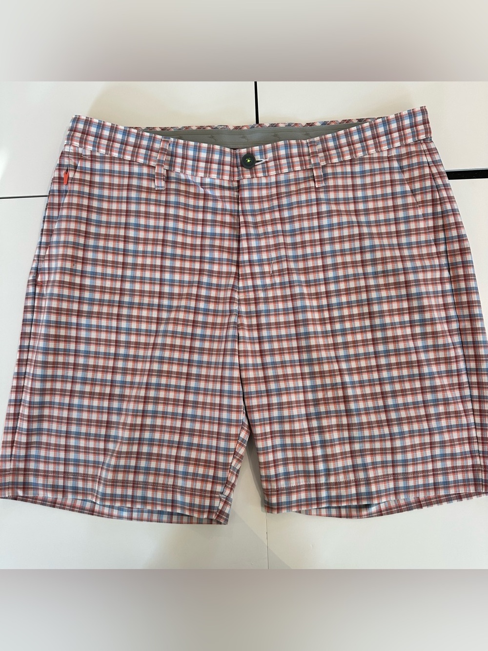 Tommy Bahama Men's 35” W Plaid Performance Shorts - Red & Blue